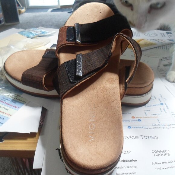Sandals - Picture 1 of 6